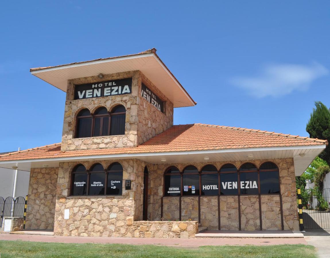 Hotel Venezia Gubbio Ngoại thất bức ảnh
